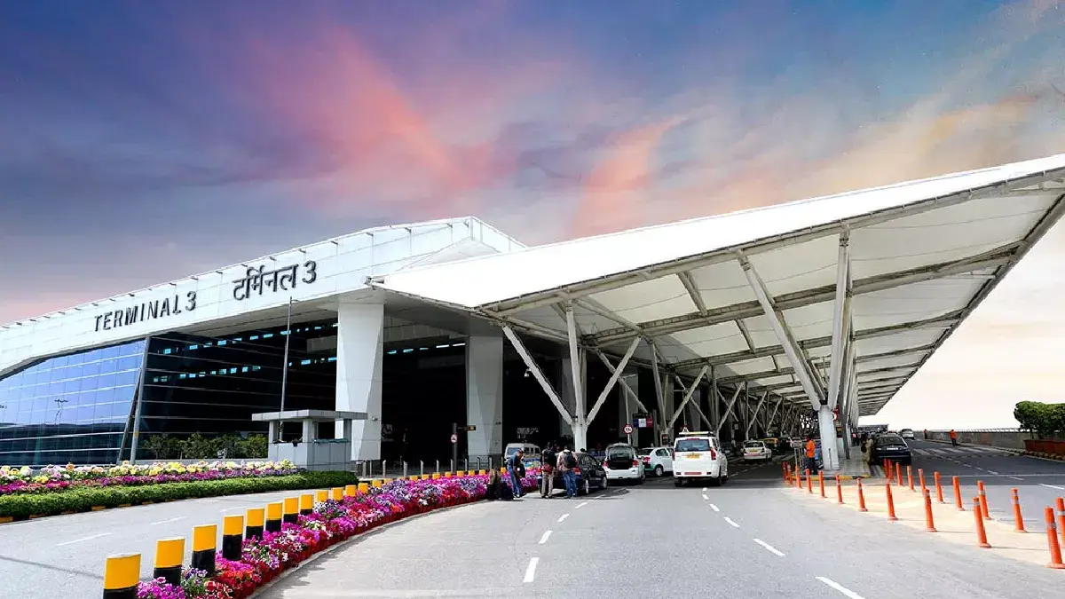 Late Night Arrival Delhi Airport